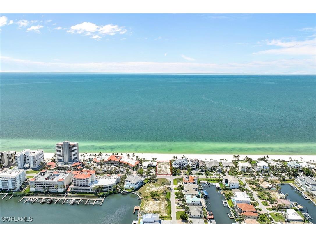 10047 Gulf Shore Drive Naples FL 34108 224014762 image20