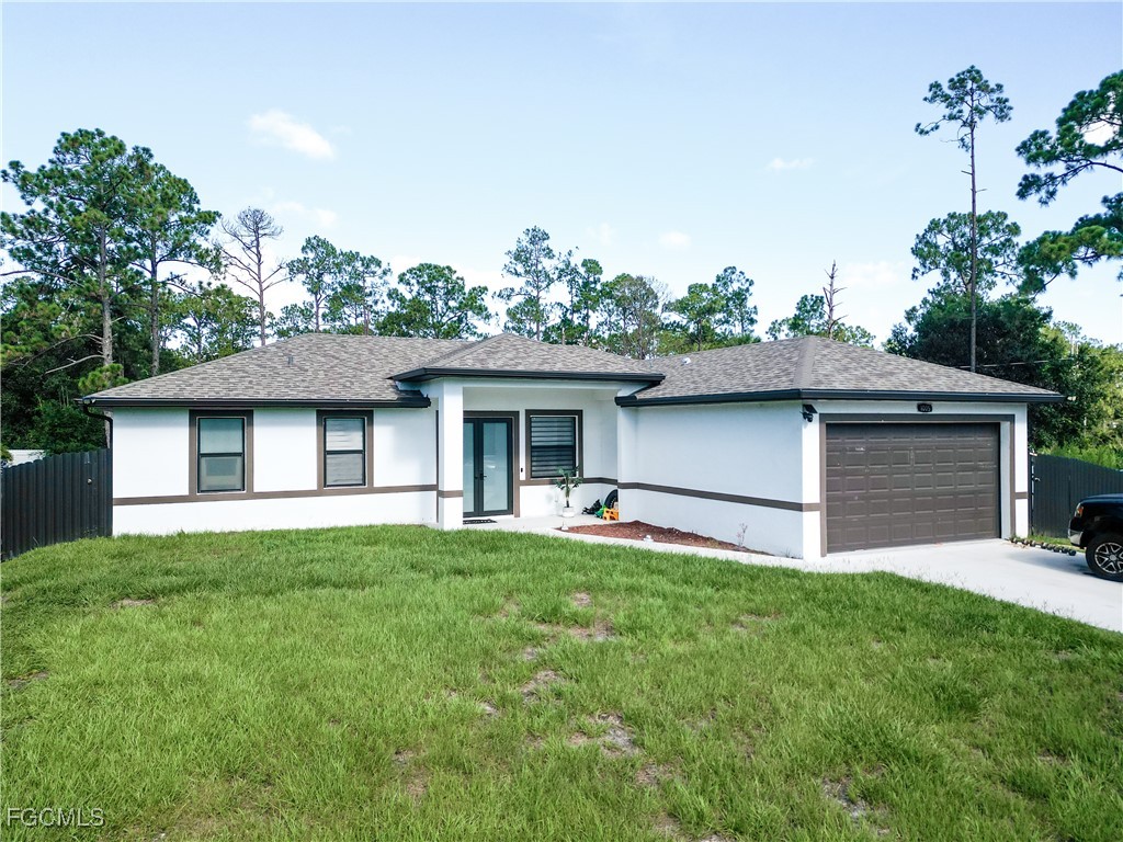 1005 Moore Avenue Lehigh Acres FL 33972 2025004198 image1