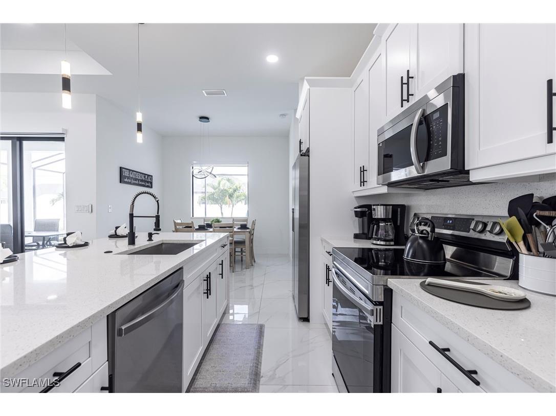 1005 NE 9th Terrace Cape Coral FL 33909 225068063 image8