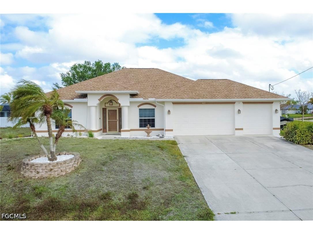 1005 NW 9th Terrace Cape Coral FL 33993 2026014264 image1