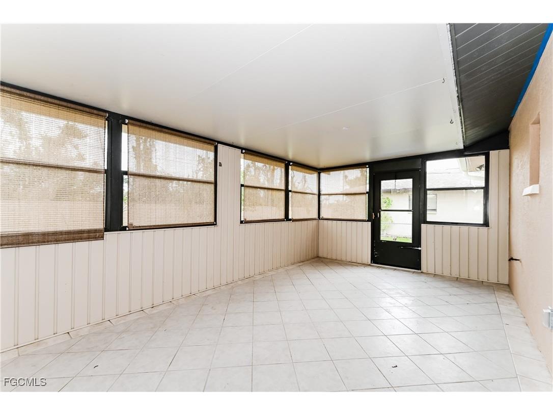 1005 SW 22nd Terrace Cape Coral FL 33991 2025009146 image13
