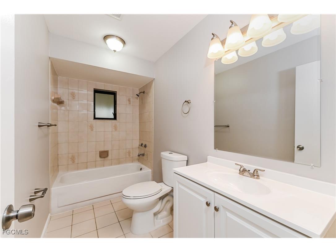 1005 SW 22nd Terrace Cape Coral FL 33991 2025009146 image9