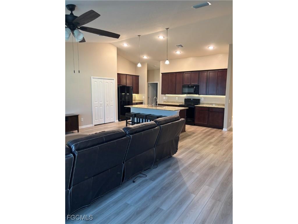 1005 SW 36th Street Cape Coral FL 33914 2025007959 image11