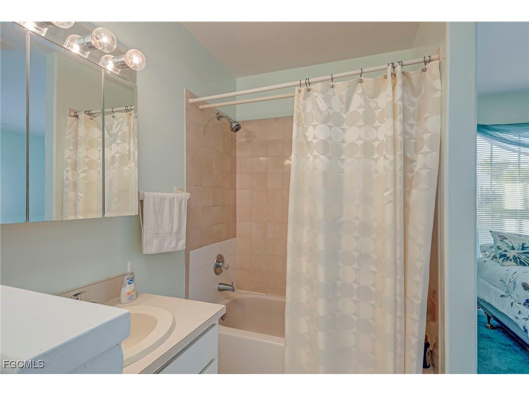 1005 SW 48th Terrace #2 Cape Coral FL 33914 2025024692 image16