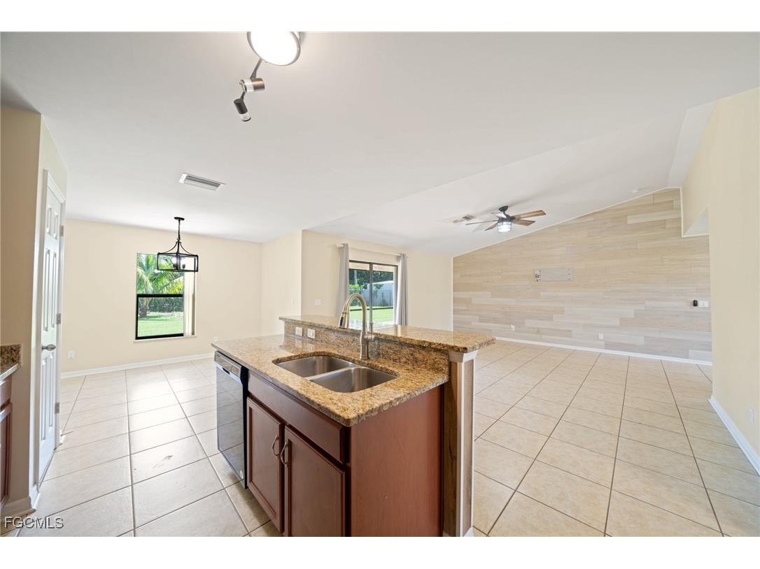 1005 SW 6th Place Cape Coral FL 33991 2025011132 image12