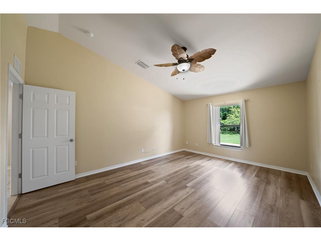 1005 SW 6th Place Cape Coral FL 33991 2025011132 image14
