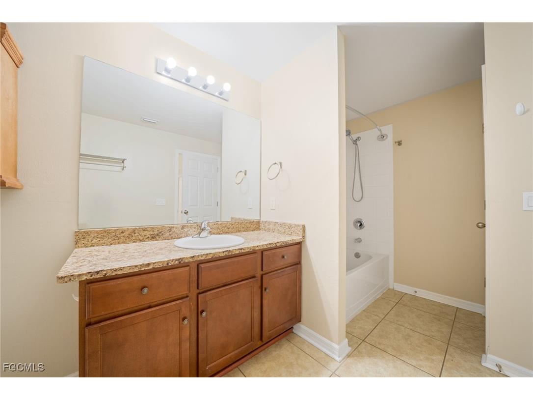 1005 SW 6th Place Cape Coral FL 33991 2025011132 image20