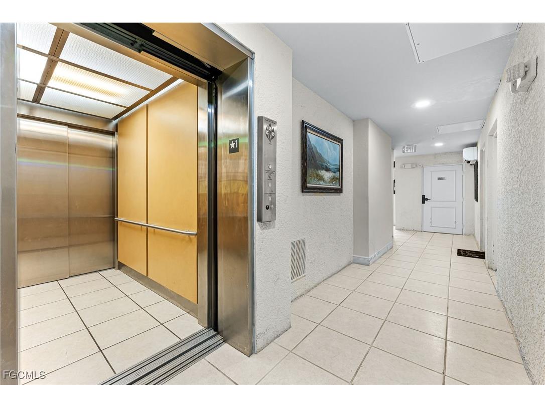 10050 Lake Cove Drive #202 Fort Myers FL 33908 2025013315 image5