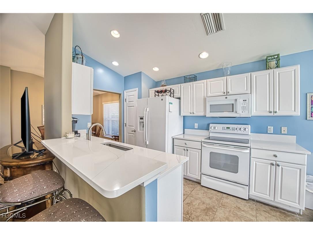 10053 Oakhurst Way Fort Myers FL 33913 2025008765 image16