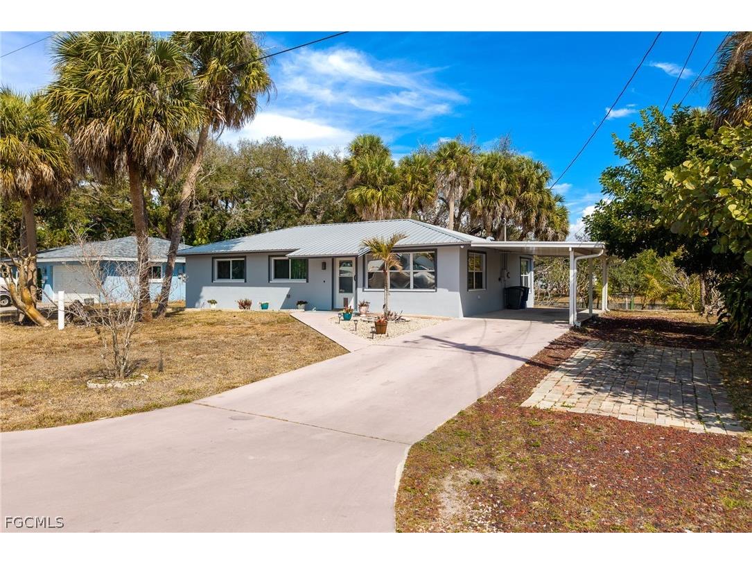 1006 April Lane North Fort Myers FL 33903 2026010992 image1