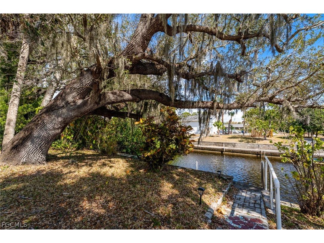 1006 April Lane North Fort Myers FL 33903 2026010992 image29