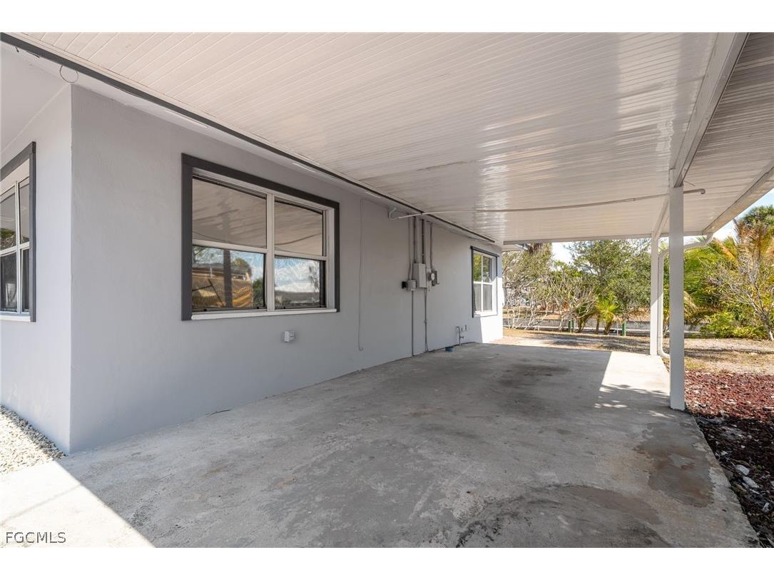 1006 April Lane North Fort Myers FL 33903 2026010992 image3