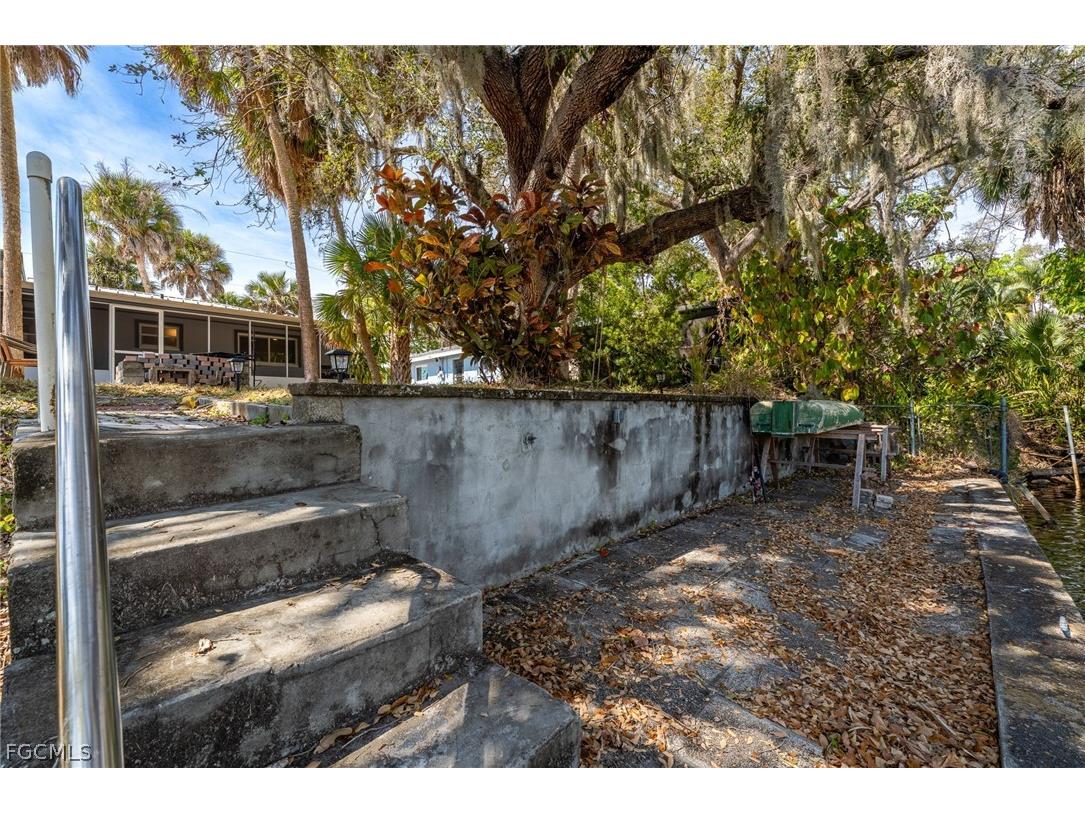 1006 April Lane North Fort Myers FL 33903 2026010992 image32