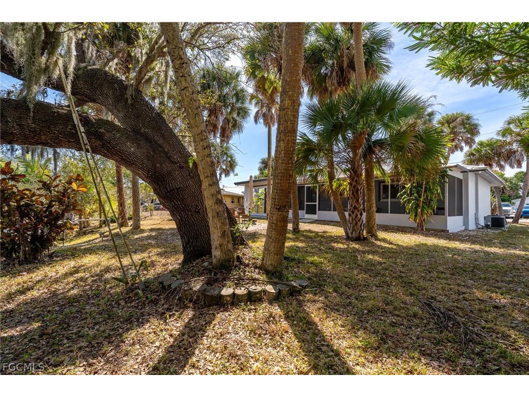 1006 April Lane North Fort Myers FL 33903 2026010992 image33