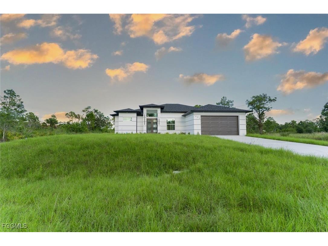 1006 Fitch Avenue Lehigh Acres FL 33972 2025010317 image2