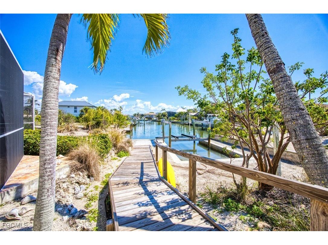 1006 Lindgren Boulevard Sanibel FL 33957 2026003375 image34