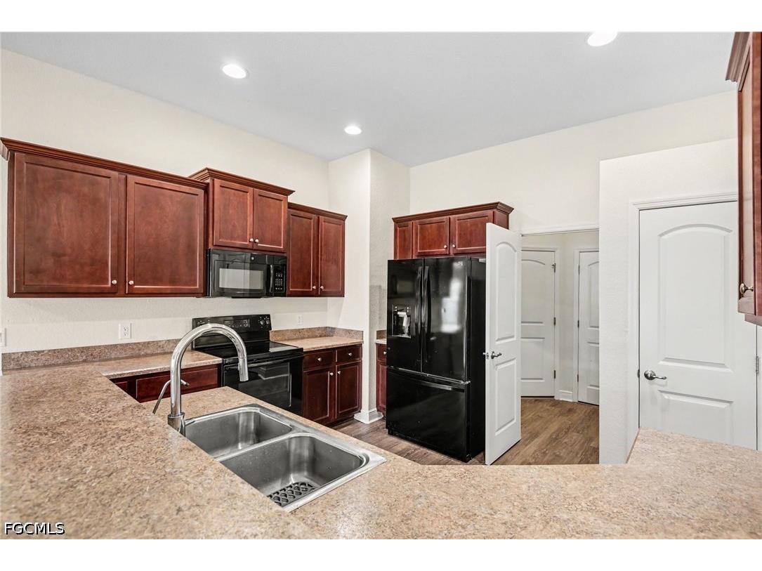 1006 NE 33rd Street Cape Coral FL 33909 2026024601 image10