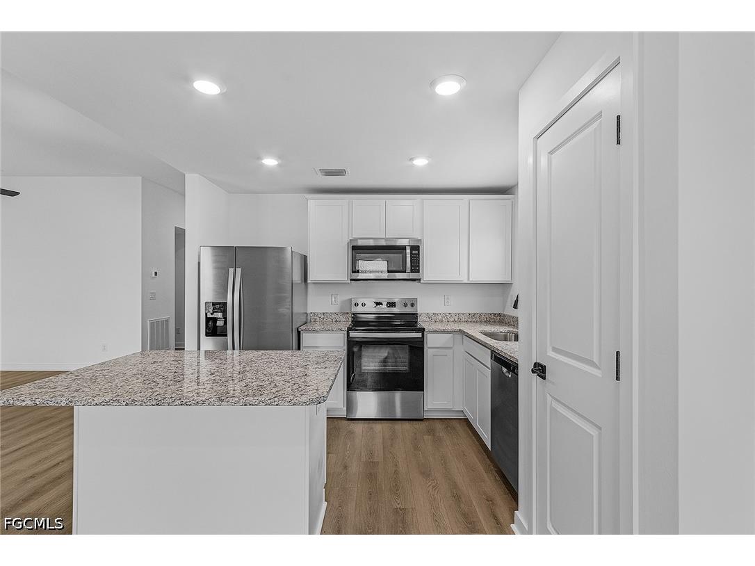 1006 NW 21st Terrace Cape Coral FL 33993 2026015128 image3