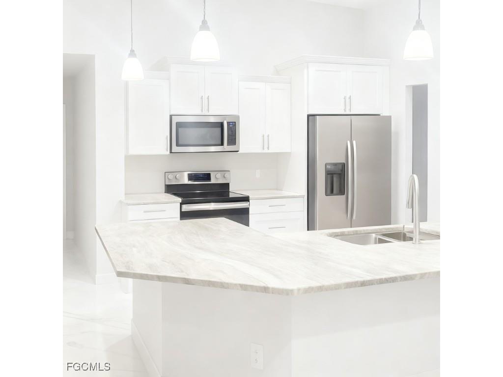 1006 Prospect Avenue Lehigh Acres FL 33972 2025024387 image5