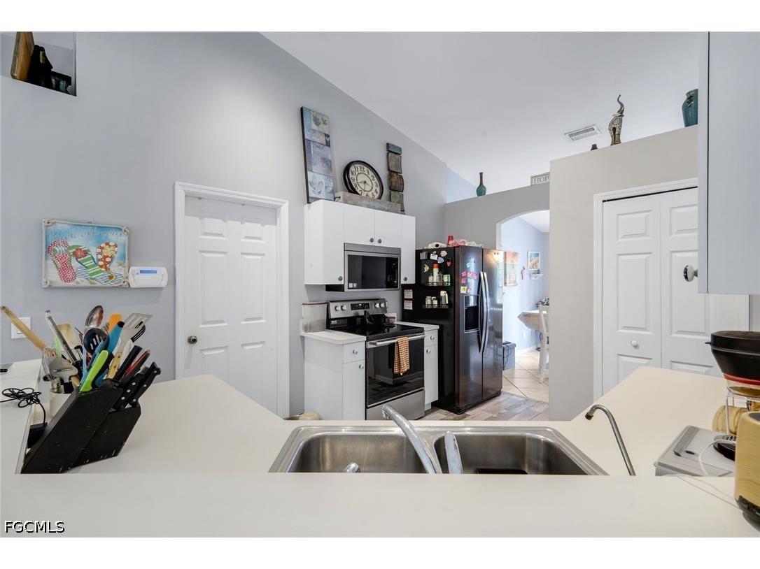 1006 SW 9th Avenue Cape Coral FL 33991 2026021655 image11
