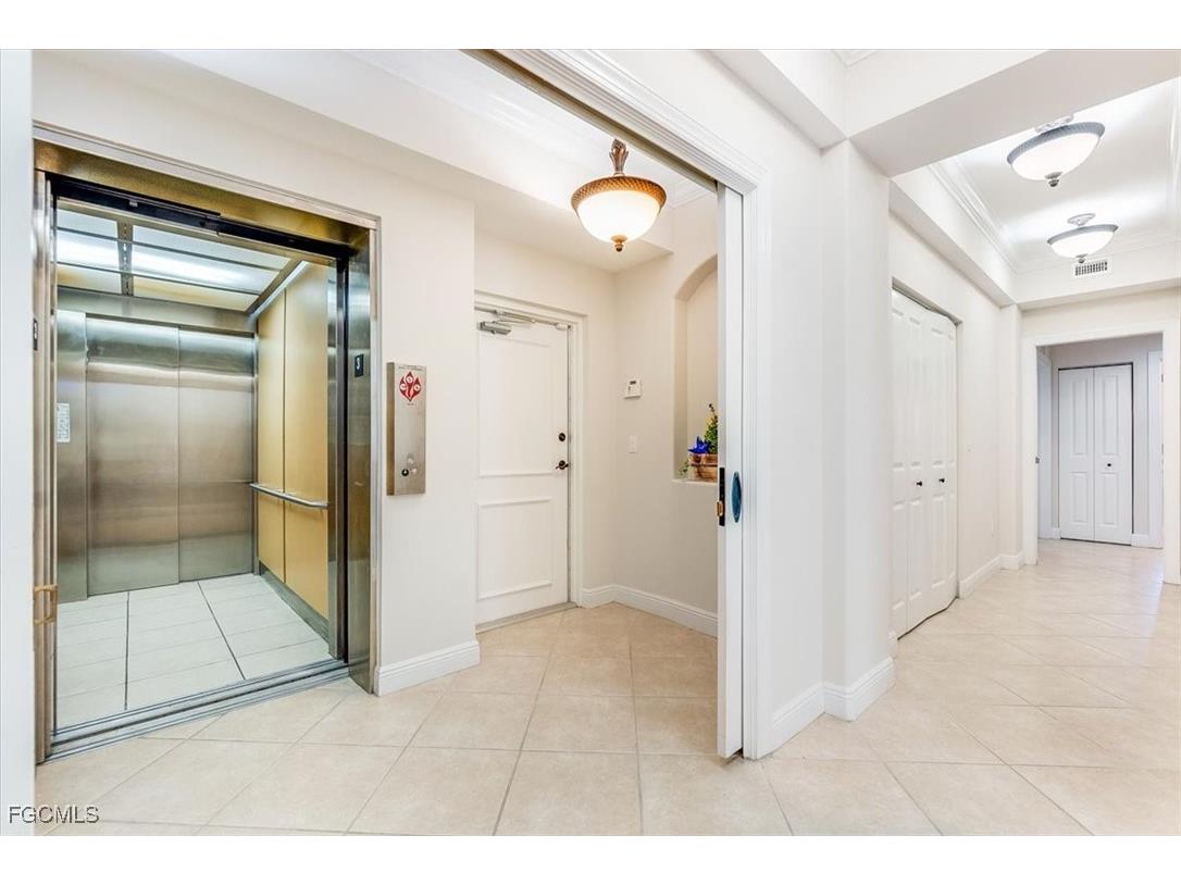 10060 Lake Cove Drive #202 Fort Myers FL 33908 2025014451 image2