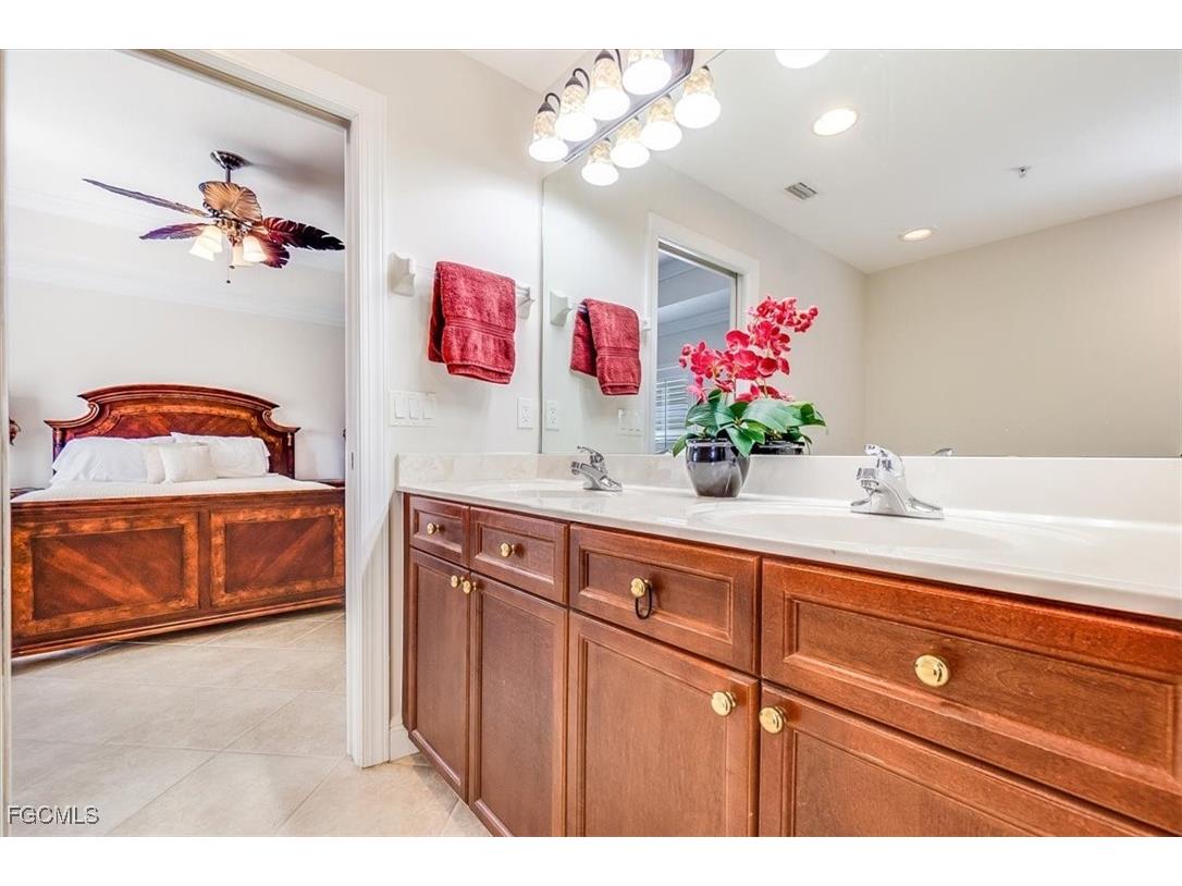 10060 Lake Cove Drive #202 Fort Myers FL 33908 2025014451 image21