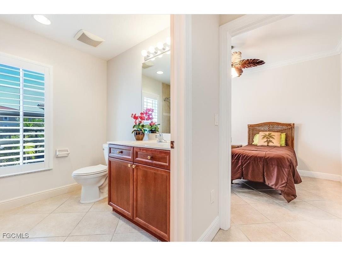 10060 Lake Cove Drive #202 Fort Myers FL 33908 2025014451 image25