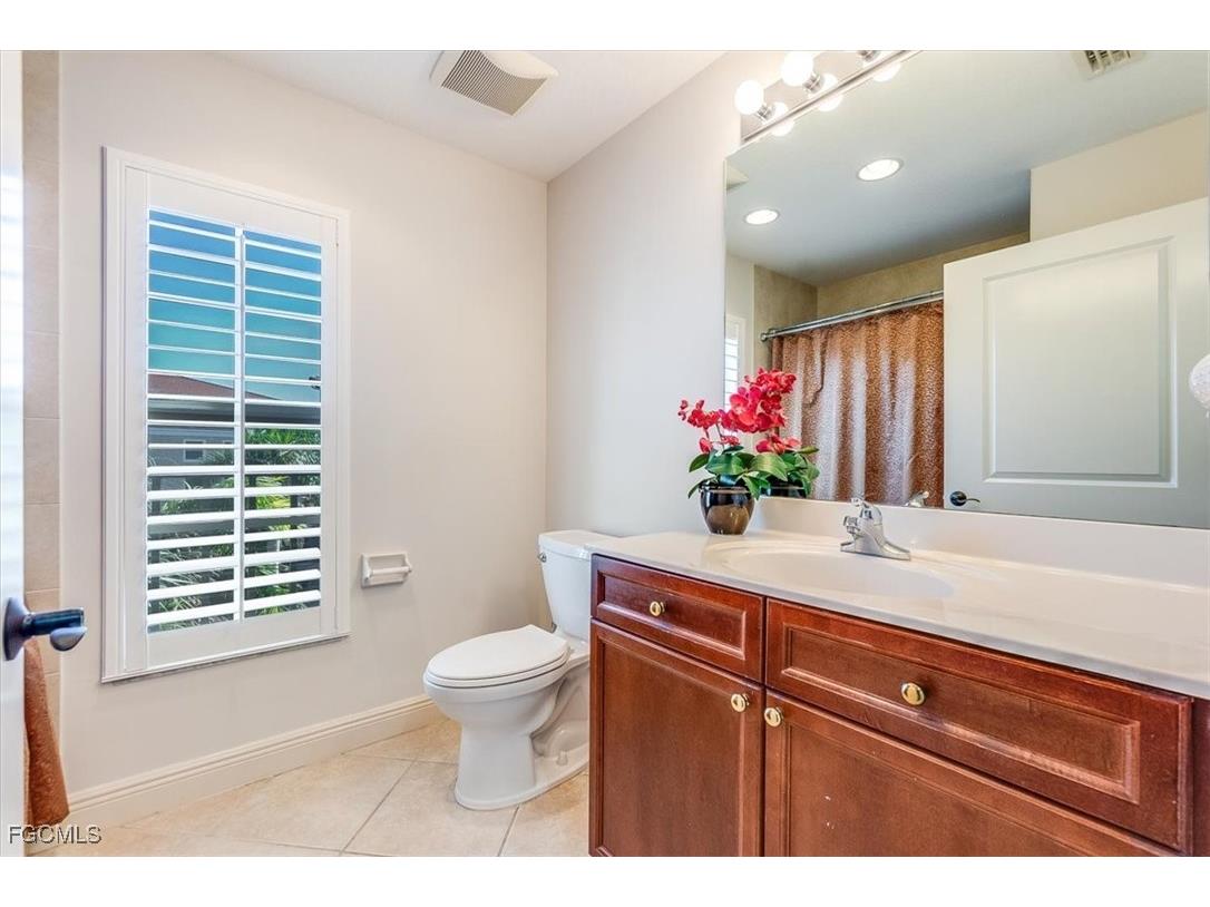 10060 Lake Cove Drive #202 Fort Myers FL 33908 2025014451 image26