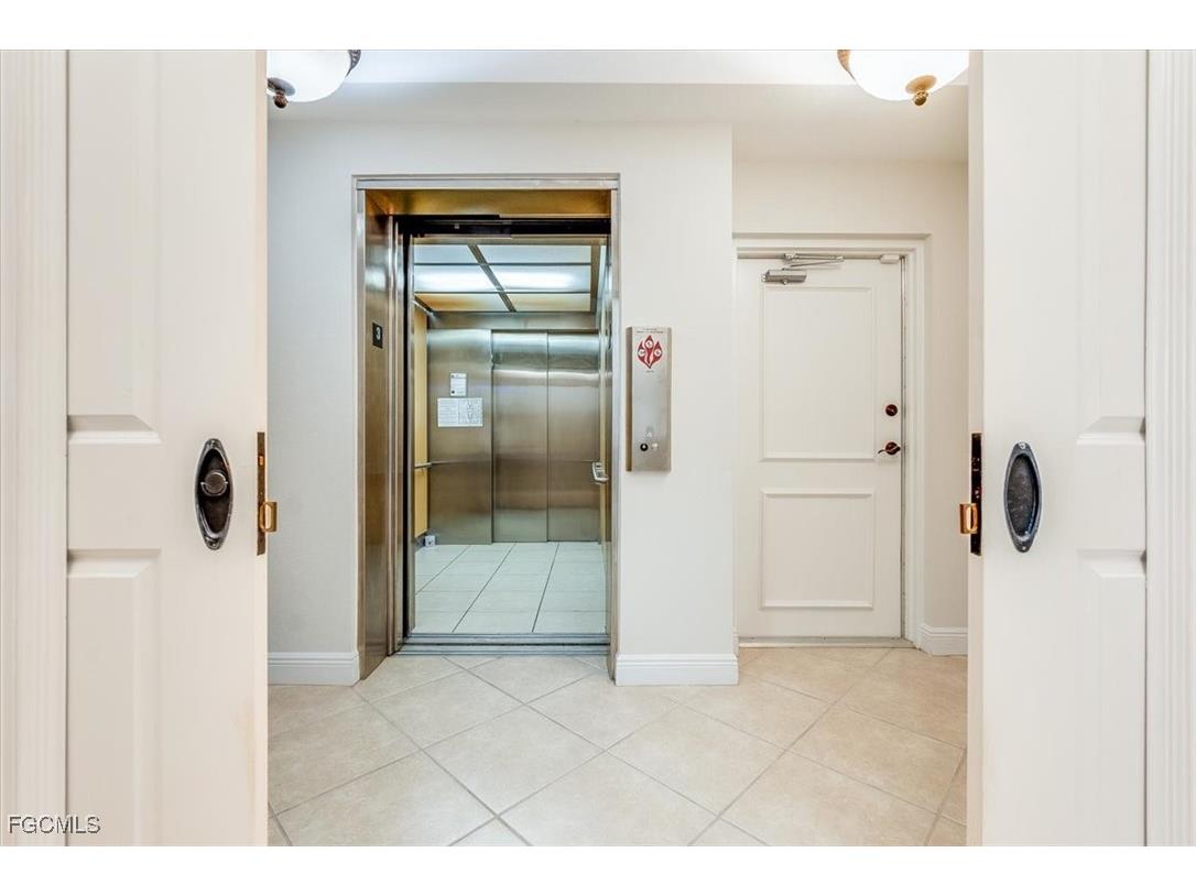 10060 Lake Cove Drive #202 Fort Myers FL 33908 2025014451 image3