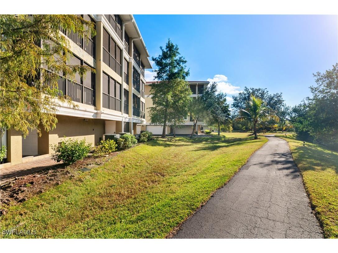 10060 Lake Cove Drive #301 Fort Myers FL 33908 225080488 image1