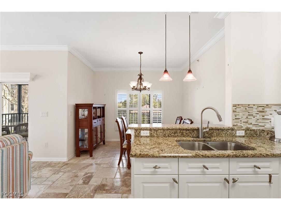10061 Lake Cove Drive #102 Fort Myers FL 33908 2026005001 image1