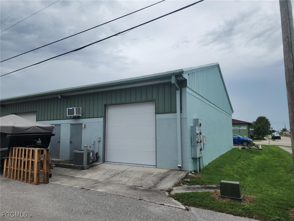 1007 NE 7th Terrace Cape Coral FL 33909 2025004483 image8