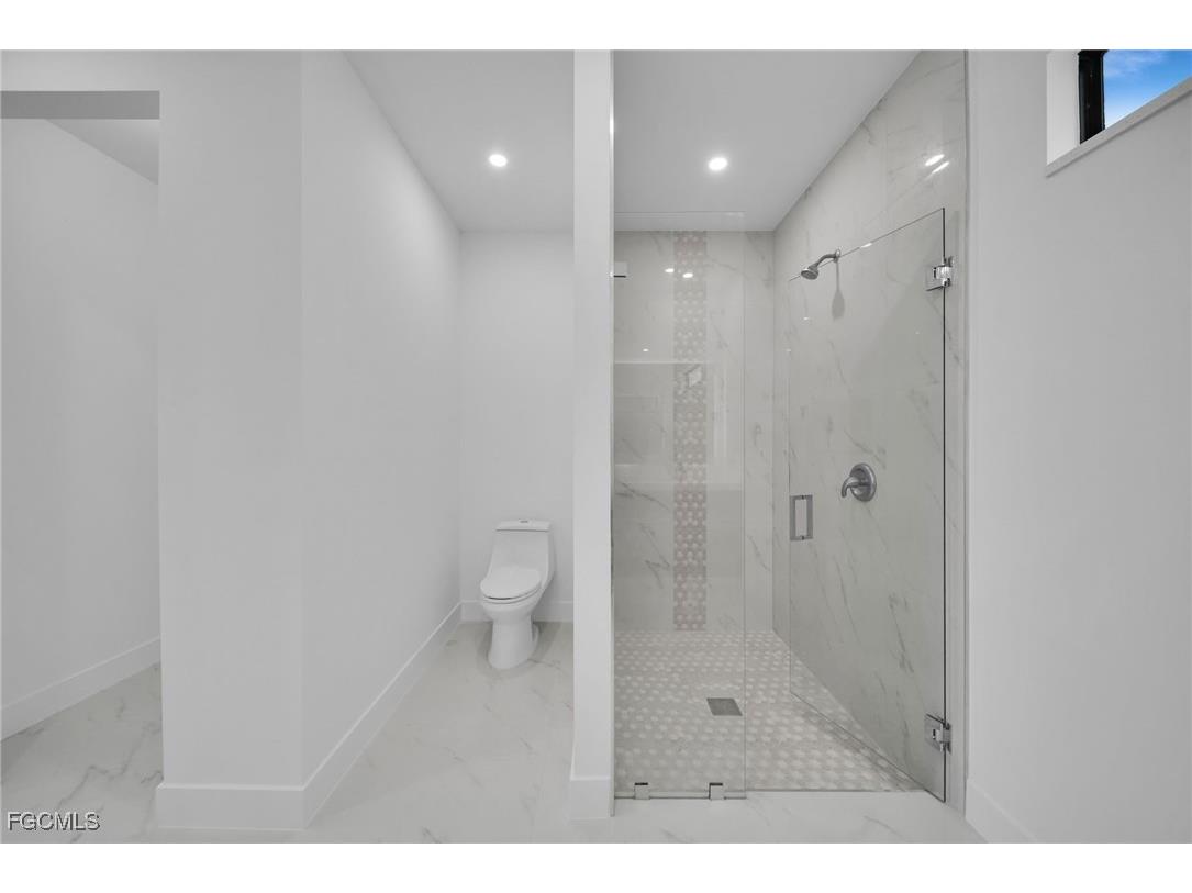 1007 NW 23rd Avenue Cape Coral FL 33993 2025025105 image22