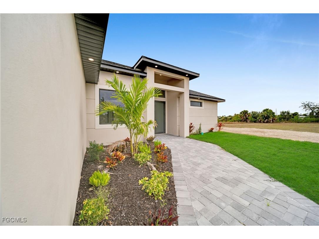 1007 NW 23rd Avenue Cape Coral FL 33993 2025025105 image35