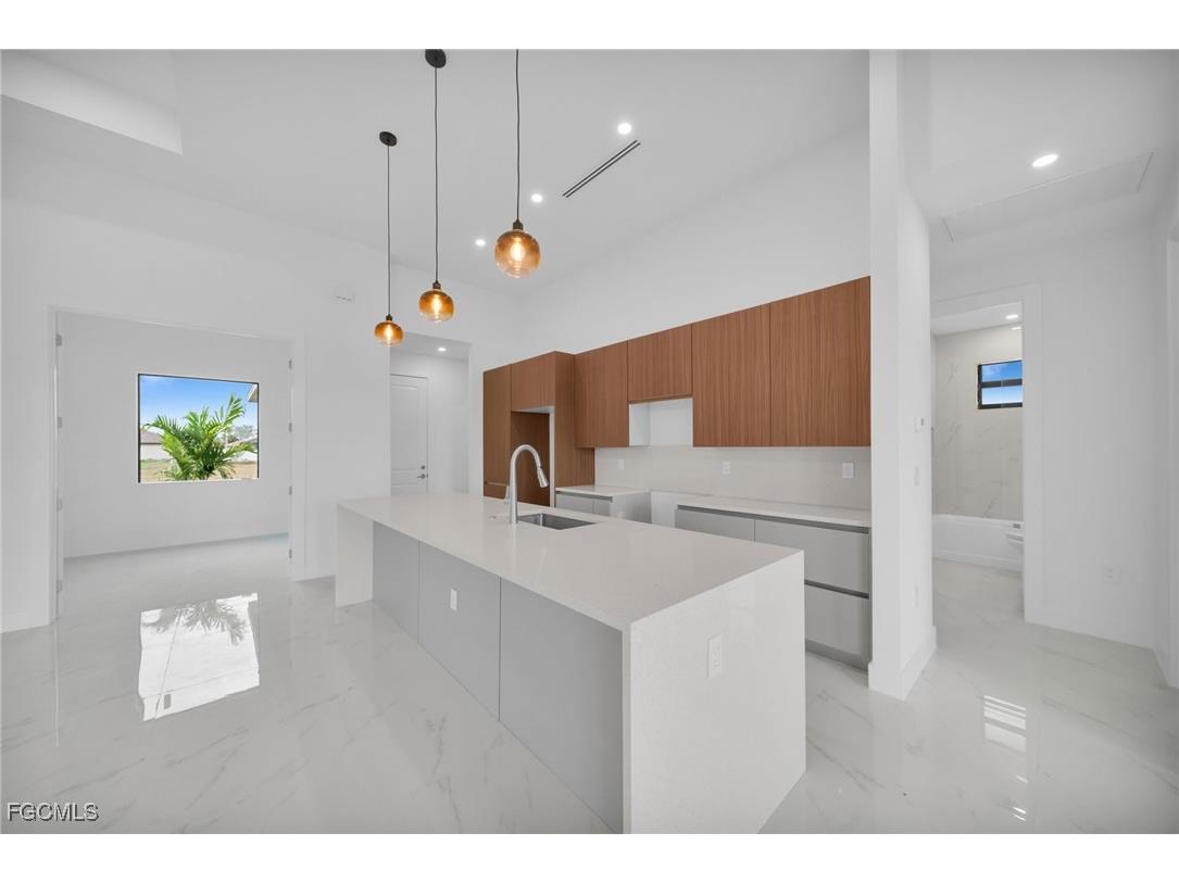 1007 NW 23rd Avenue Cape Coral FL 33993 2025025105 image7
