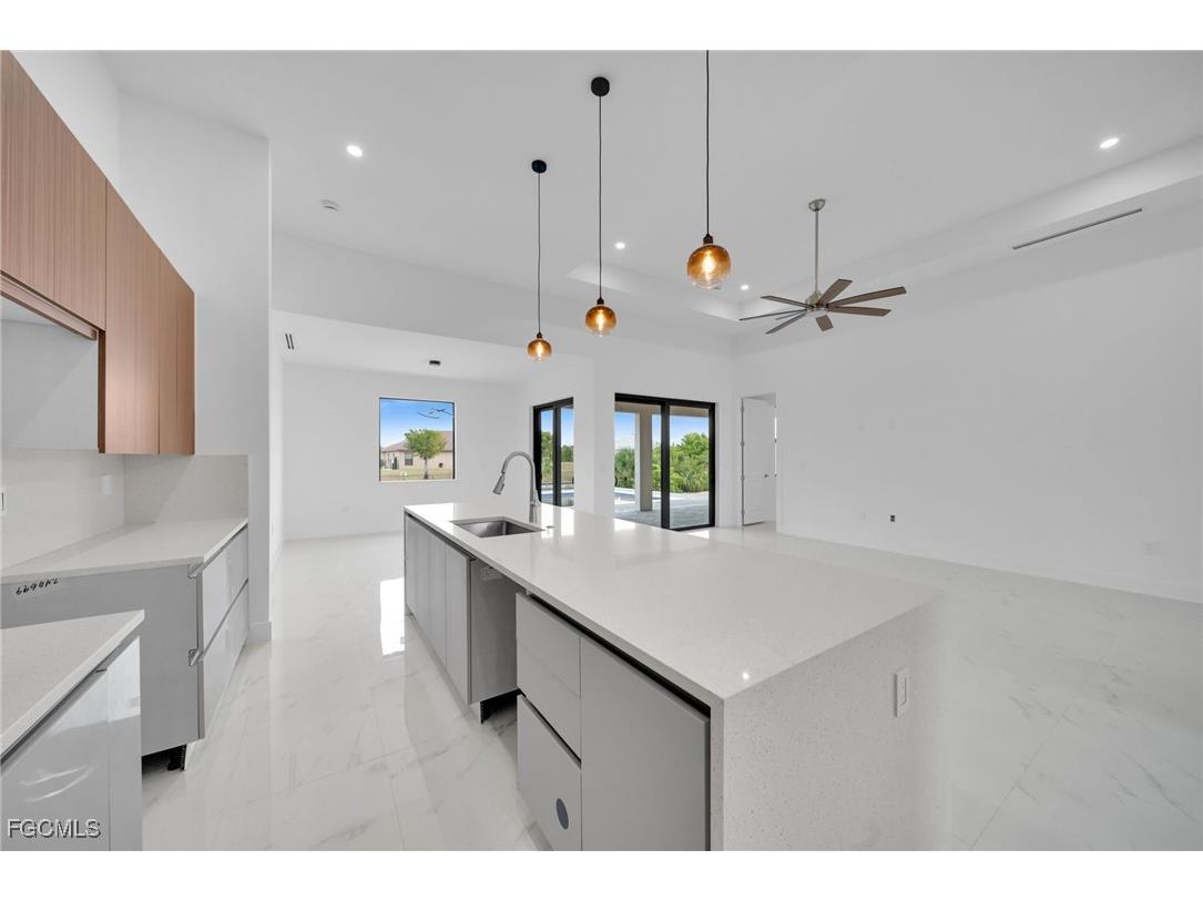 1007 NW 23rd Avenue Cape Coral FL 33993 2025025105 image9