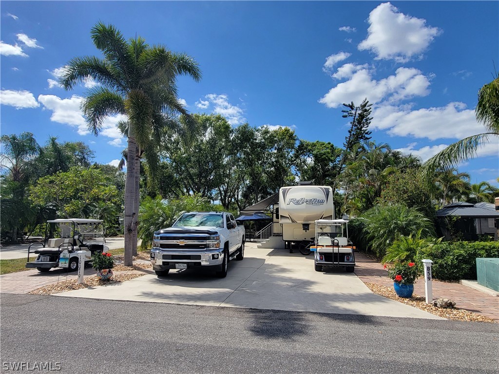 10079 Parkwood Drive Fort Myers FL 33905 223011614 image1