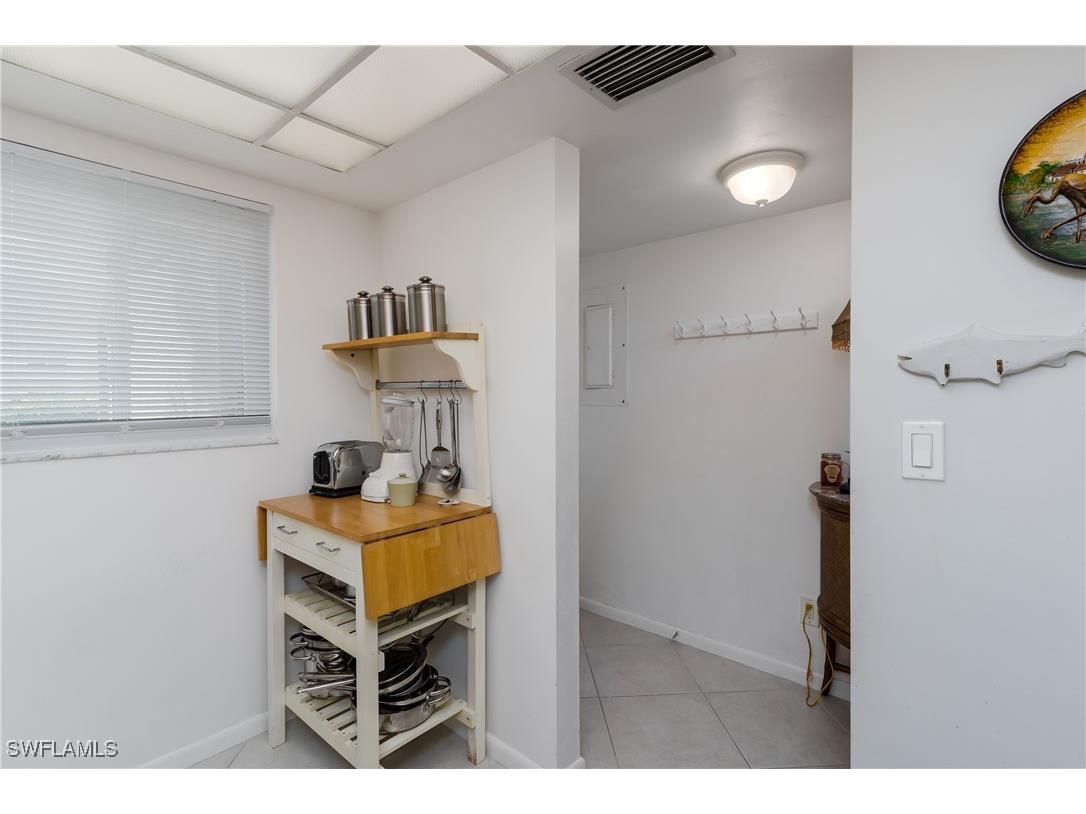 1008 Manatee Road #G104 Naples FL 34114 225071659 image5