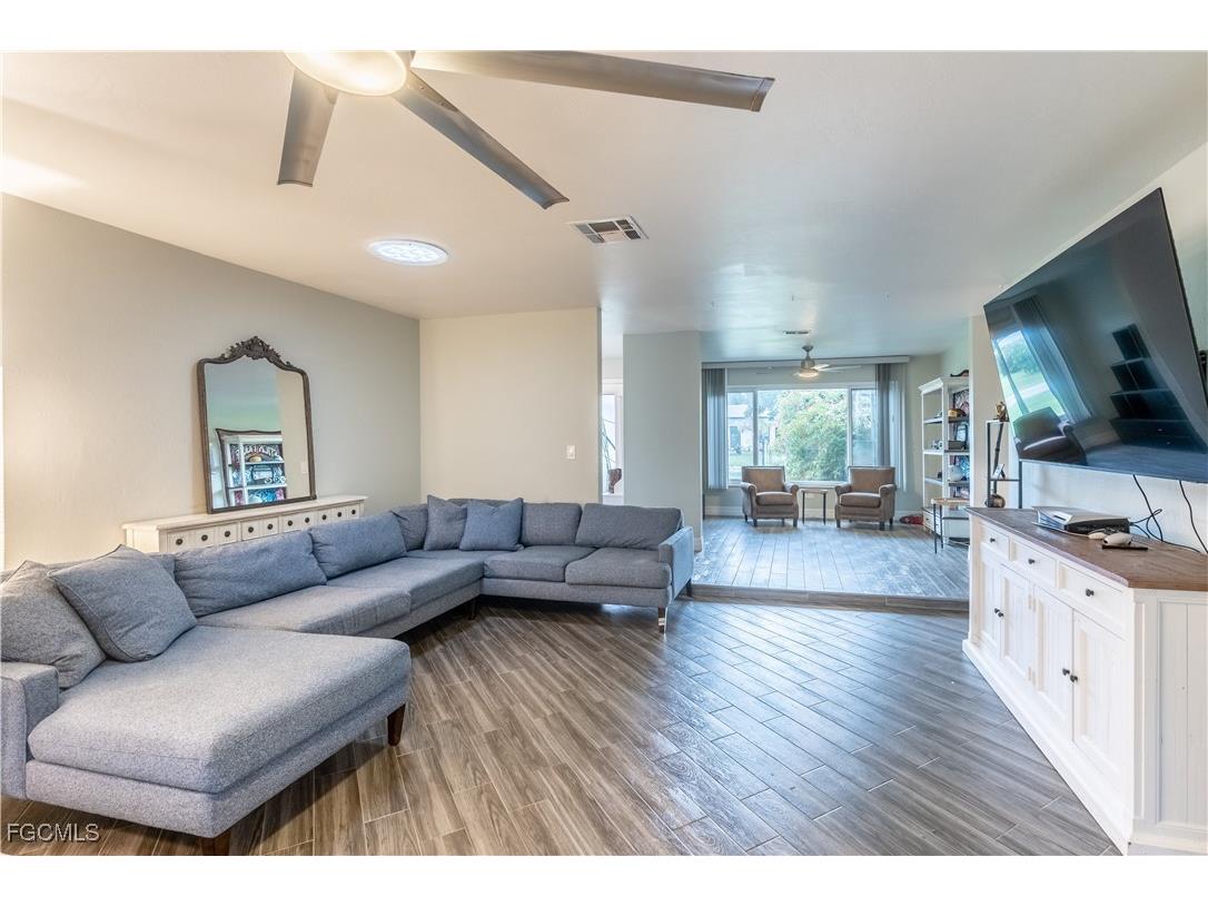 1008 SE 25th Terrace Cape Coral FL 33904 2025005238 image11