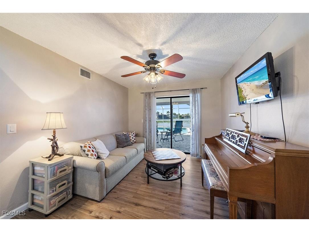 1008 SW 4th Place Cape Coral FL 33991 2025015920 image20