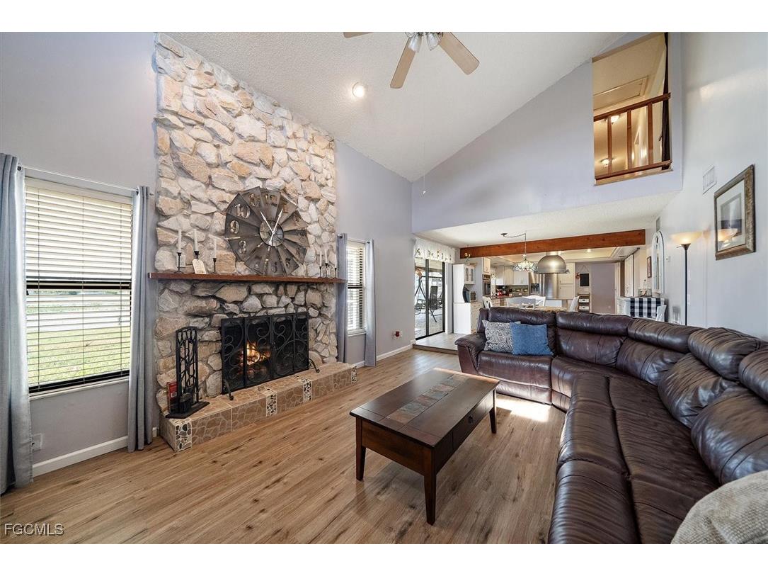 1008 SW 4th Place Cape Coral FL 33991 2025015920 image23