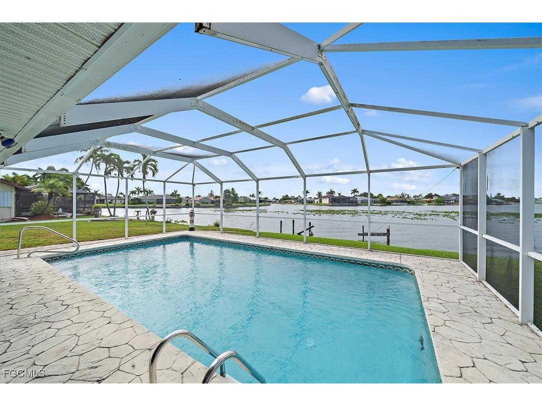 1008 SW 4th Place Cape Coral FL 33991 2025015920 image4