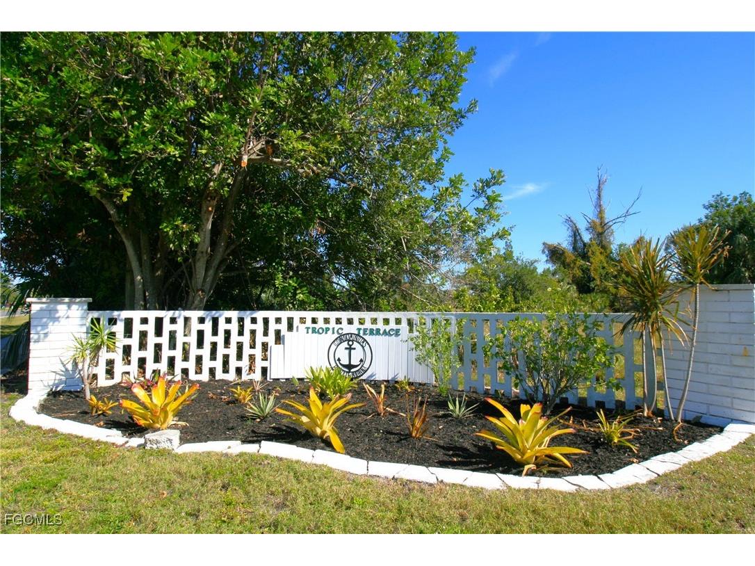 1008 Tropic Terrace North Fort Myers FL 33903 2025019067 image2