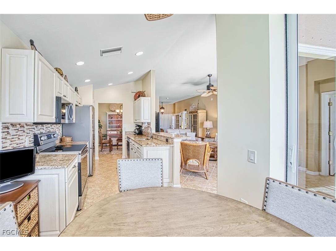 10089 Oakhurst Way Fort Myers FL 33913 2026003579 image21