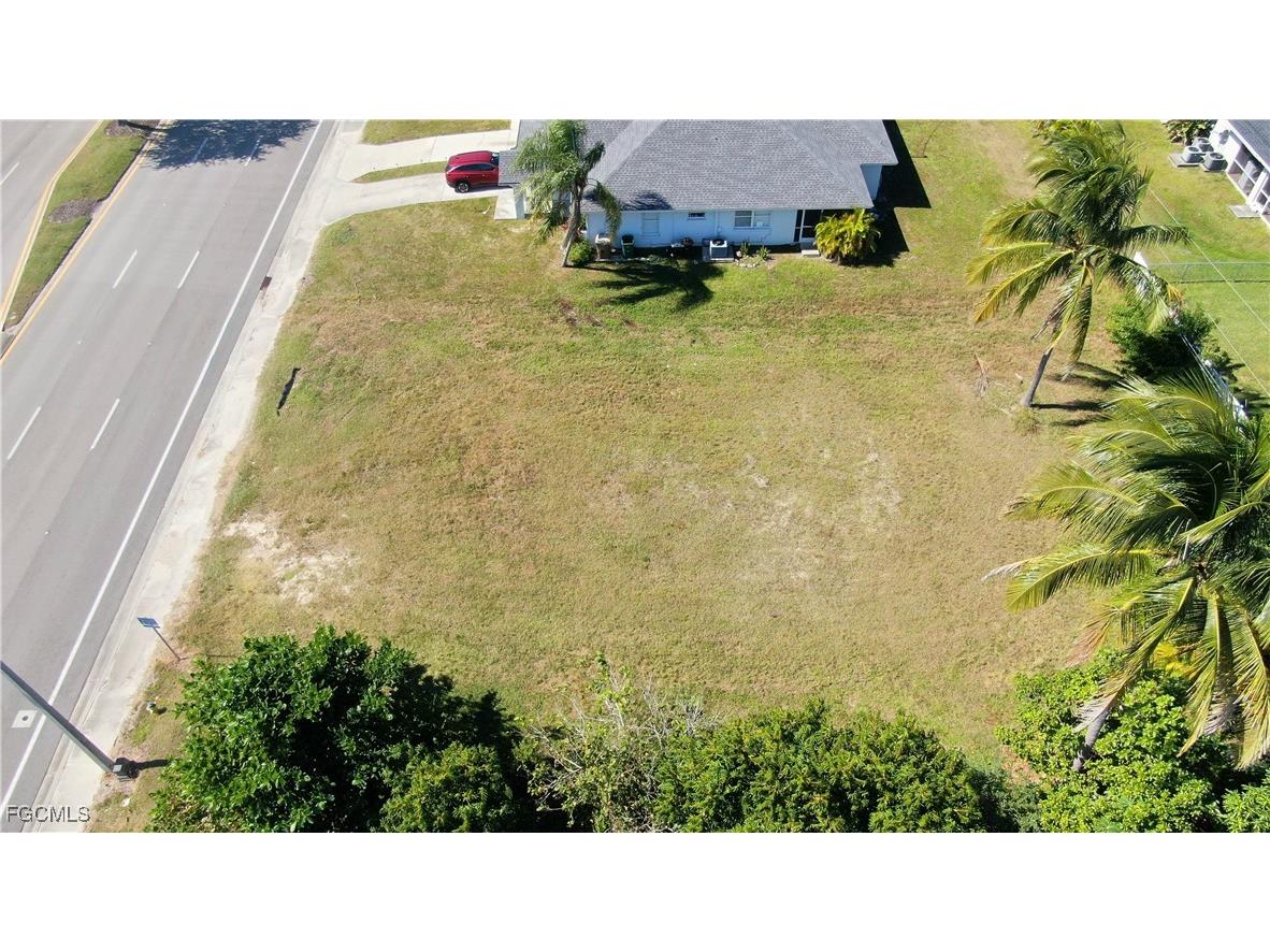 1009 Cape Coral Parkway W Cape Coral FL 33914 2025018071 image2
