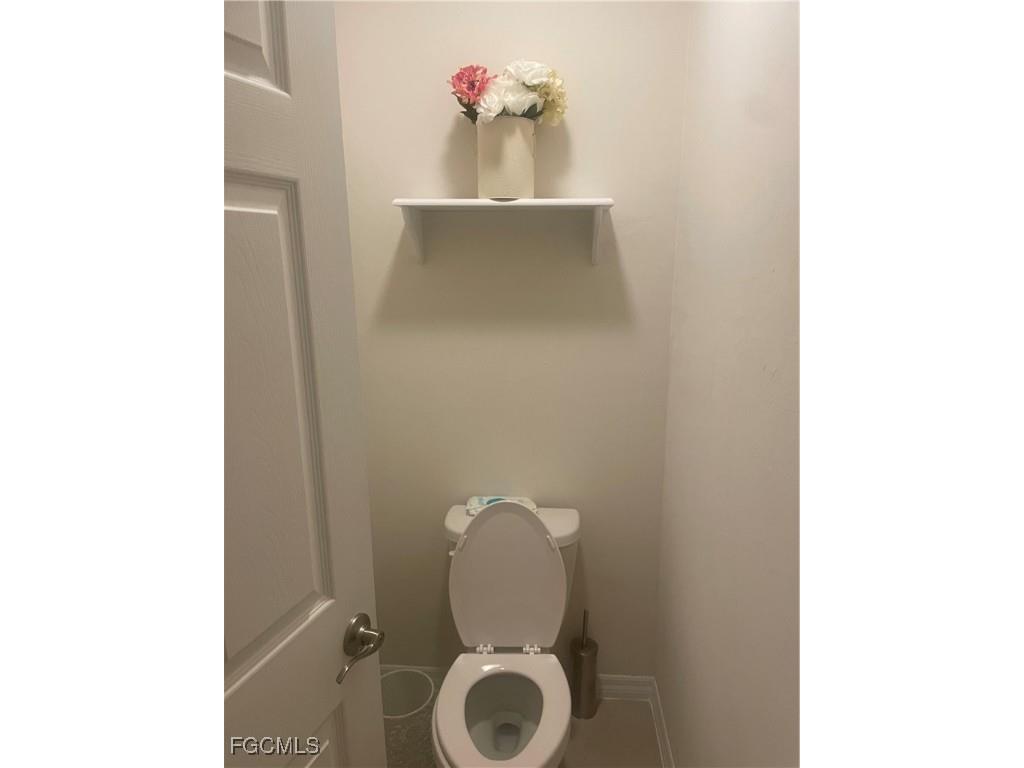 1009 Jacaranda Parkway E Cape Coral FL 33909 2025015624 image15