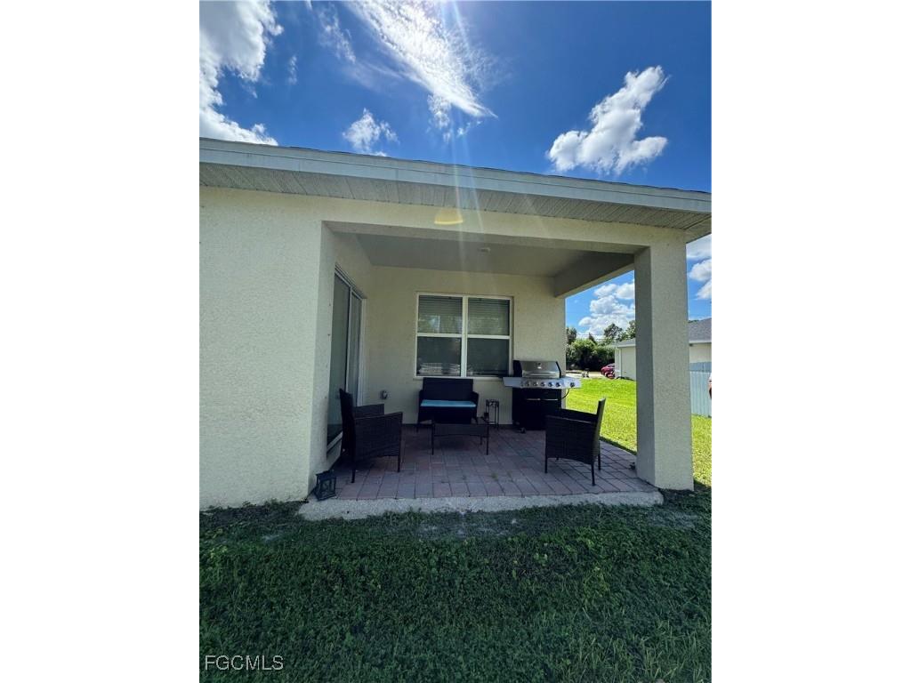 1009 Jacaranda Parkway E Cape Coral FL 33909 2025015624 image19
