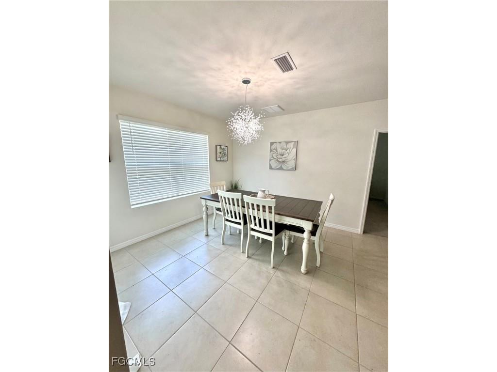 1009 Jacaranda Parkway E Cape Coral FL 33909 2025015624 image8