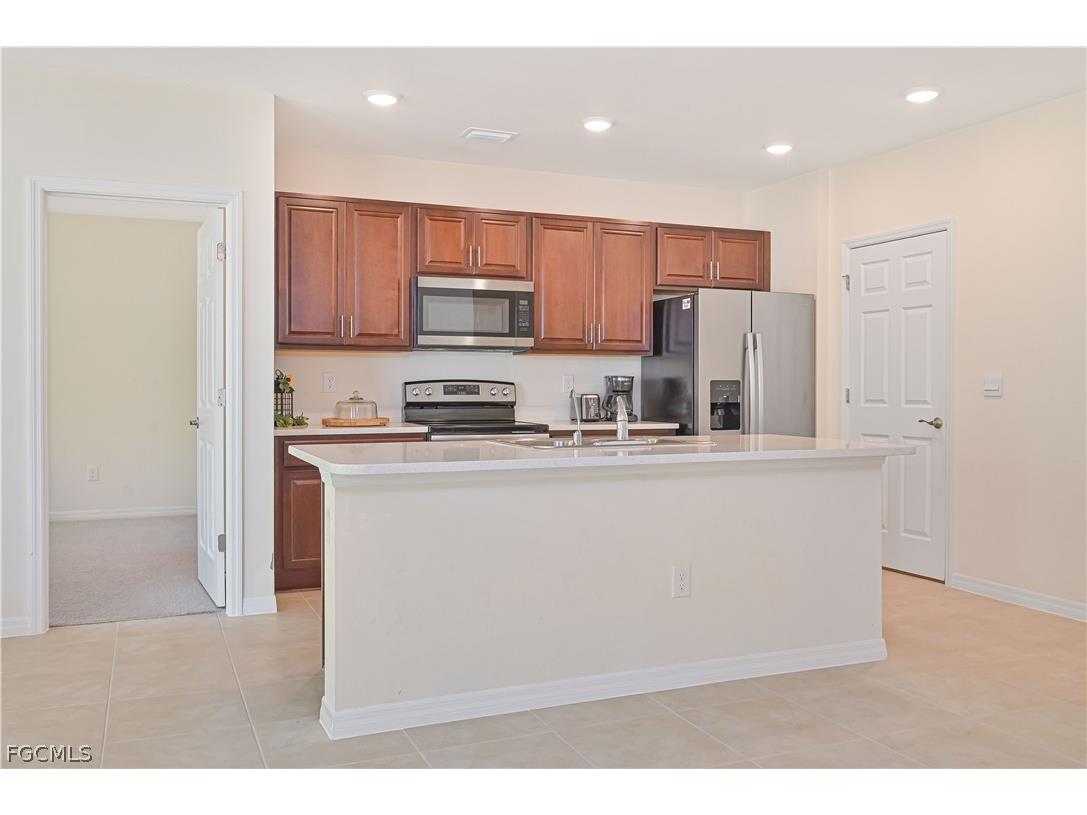 1009 Jacaranda Parkway E Cape Coral FL 33909 2026012013 image10