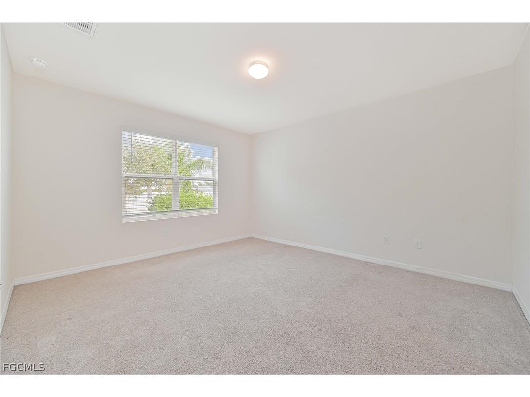 1009 Jacaranda Parkway E Cape Coral FL 33909 2026012013 image11